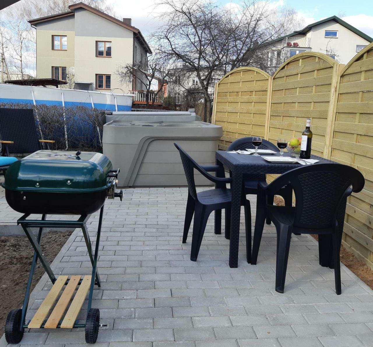 Apartments With Outdoor Spa Jacuzzi And Sauna Wilno Zewnętrze zdjęcie